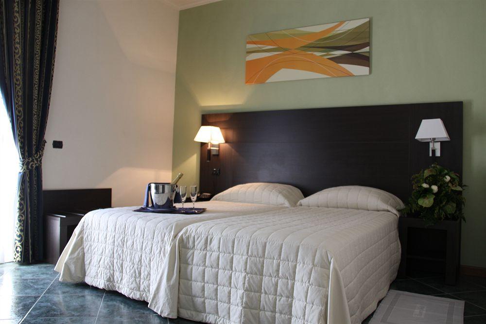 Hotel Palacavicchi Ciampino Luaran gambar