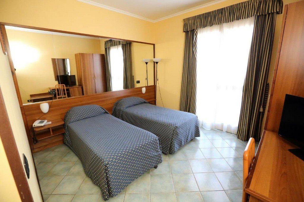 Hotel Palacavicchi Ciampino Luaran gambar