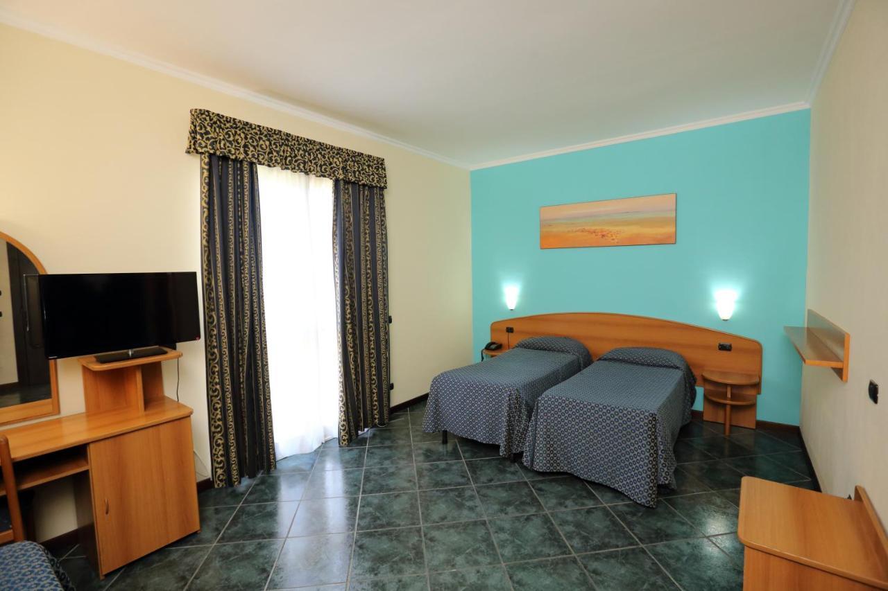 Hotel Palacavicchi Ciampino Luaran gambar