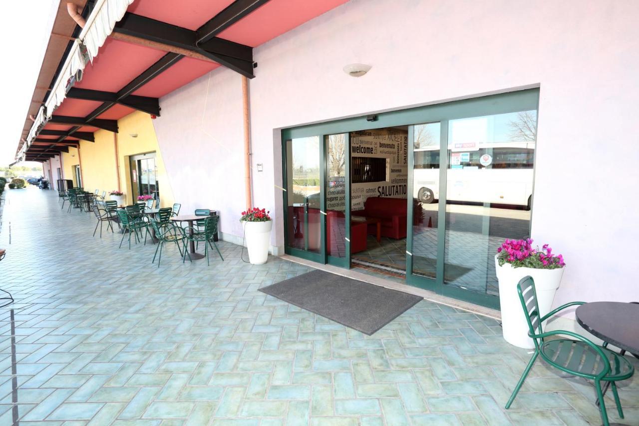 Hotel Palacavicchi Ciampino Luaran gambar