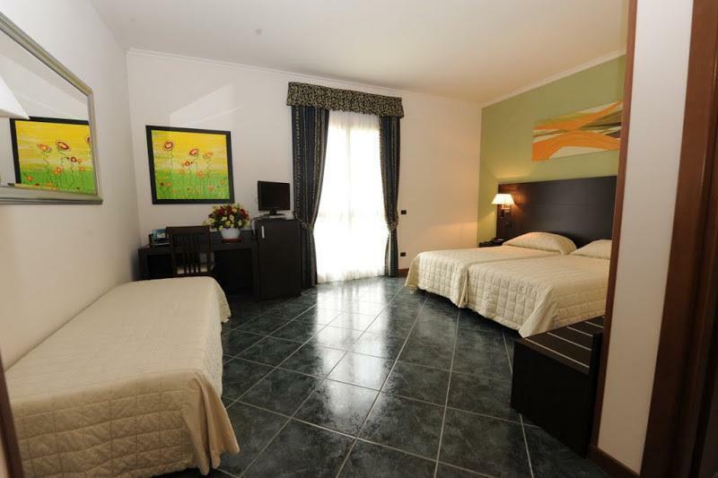 Hotel Palacavicchi Ciampino Luaran gambar